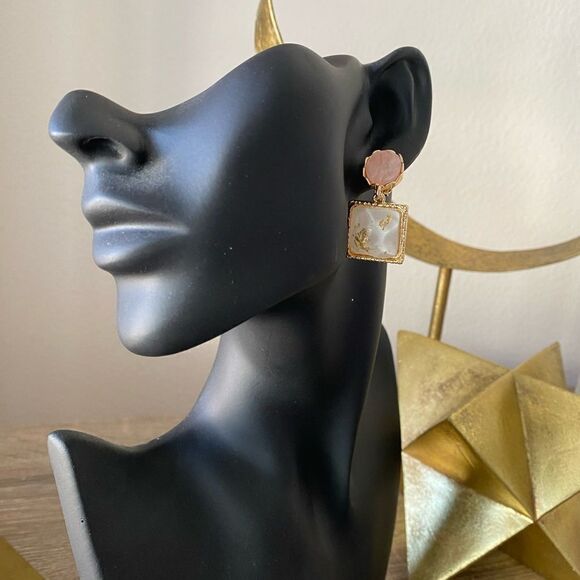 Vintage style clip on earrings M122 - Picture 4 of 4
